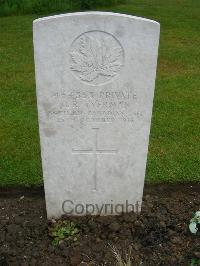 Etaples Military Cemetery - Tyerman, C R